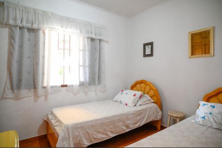 Casa à venda com 211m², 4 quartos e 2 vagas Casa à venda com 211m², 4 quartos e 2 vagasQuarto 3