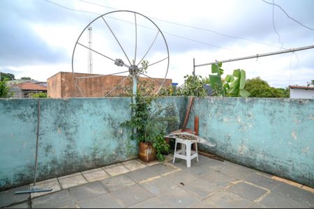 Casa à venda com 211m², 4 quartos e 2 vagas Casa à venda com 211m², 4 quartos e 2 vagasTerraço