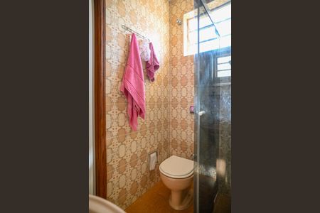 Casa à venda com 211m², 4 quartos e 2 vagas Casa à venda com 211m², 4 quartos e 2 vagasBanheiro Quarto 2 - Suite