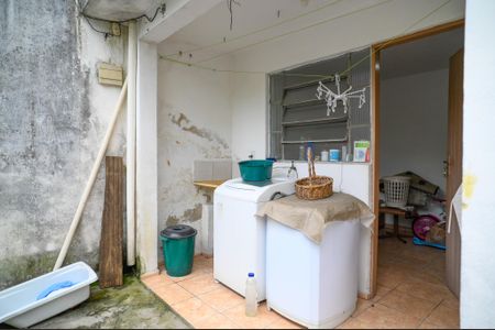 Casa à venda com 211m², 4 quartos e 2 vagas Casa à venda com 211m², 4 quartos e 2 vagasÁrea de Serviço 2