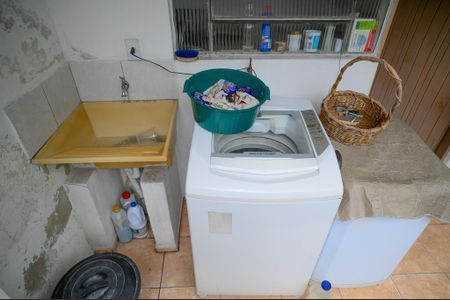 Casa à venda com 211m², 4 quartos e 2 vagas Casa à venda com 211m², 4 quartos e 2 vagasÁrea de Serviço 2