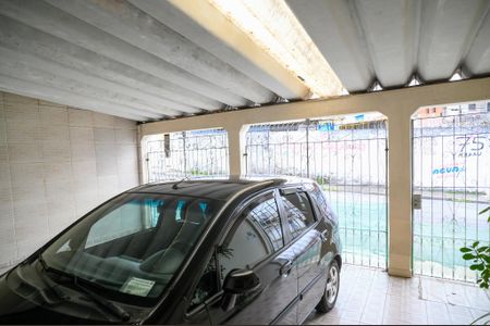 Casa à venda com 211m², 4 quartos e 2 vagas Casa à venda com 211m², 4 quartos e 2 vagasGaragem