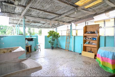 Casa à venda com 211m², 4 quartos e 2 vagas Casa à venda com 211m², 4 quartos e 2 vagasÁrea de Serviço 1