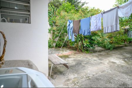 Casa à venda com 211m², 4 quartos e 2 vagas Casa à venda com 211m², 4 quartos e 2 vagasÁrea de Serviço 2