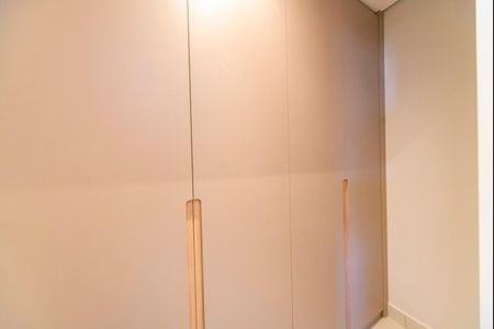 Casa à venda com 110m², 2 quartos e 2 vagas Casa à venda com 110m², 2 quartos e 2 vagasCloset Suíte 1