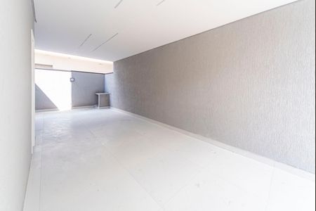 Casa à venda com 110m², 2 quartos e 2 vagas Casa à venda com 110m², 2 quartos e 2 vagasGaragem