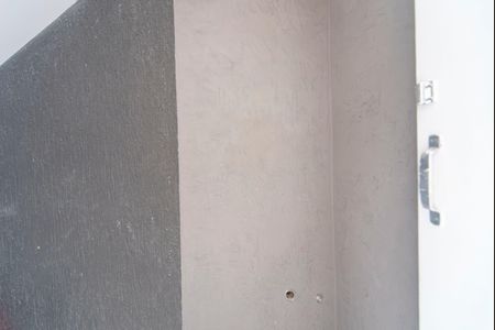 Casa à venda com 110m², 2 quartos e 2 vagas Casa à venda com 110m², 2 quartos e 2 vagasBanheiro da Garagem