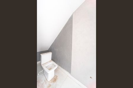 Casa à venda com 110m², 2 quartos e 2 vagas Casa à venda com 110m², 2 quartos e 2 vagasBanheiro da Garagem