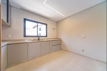 Casa à venda com 110m², 2 quartos e 2 vagas Casa à venda com 110m², 2 quartos e 2 vagasCozinha