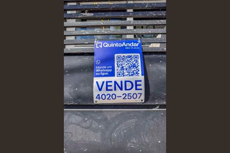 Casa à venda com 110m², 2 quartos e 2 vagas Casa à venda com 110m², 2 quartos e 2 vagasPlaca