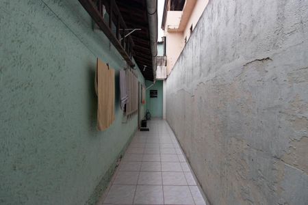 Casa à venda com 290m², 3 quartos e 3 vagas Casa à venda com 290m², 3 quartos e 3 vagasCorredor externo casa 1