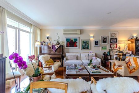 Apartamento à venda com 327m², 4 quartos e 3 vagas Apartamento à venda com 327m², 4 quartos e 3 vagasFoto 01