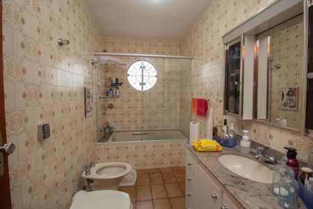 Casa à venda com 141m², 3 quartos e 2 vagas Casa à venda com 141m², 3 quartos e 2 vagasBanheiro da Suíte