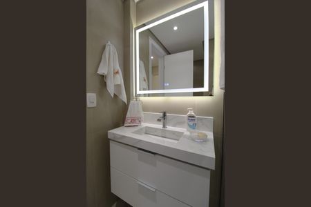 Apartamento à venda com 80m², 2 quartos e 1 vagaBanheiro Social