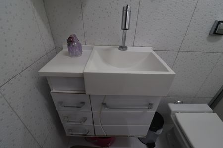 Casa à venda com 240m², 4 quartos e 4 vagasCasa 1 - Banheiro