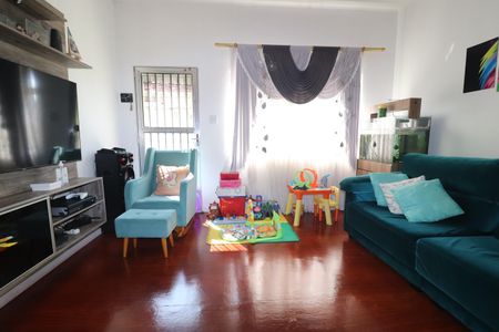 Casa à venda com 240m², 4 quartos e 4 vagasCasa 2 - Sala