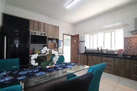Casa à venda com 240m², 4 quartos e 4 vagasCasa 2 - Cozinha