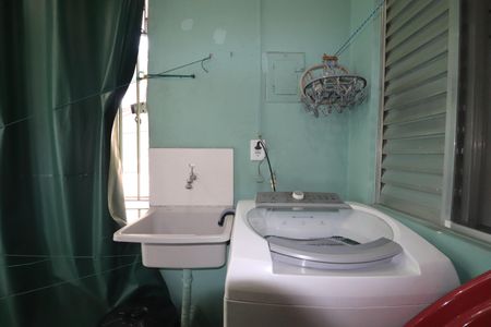 Casa à venda com 240m², 4 quartos e 4 vagasCasa 3 - Área de Serviço