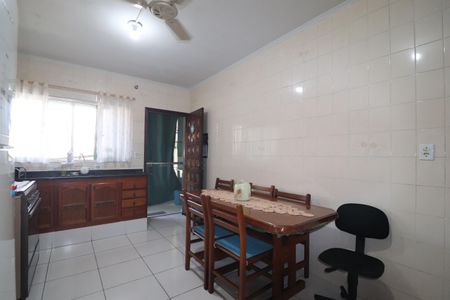 Casa à venda com 240m², 4 quartos e 4 vagasCasa 3 - Cozinha