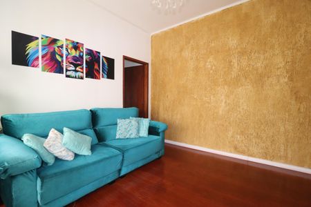 Casa à venda com 240m², 4 quartos e 4 vagasCasa 2 - Sala