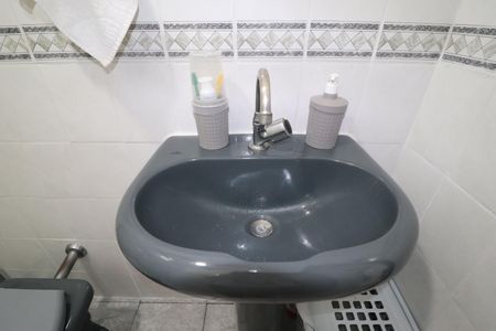 Casa à venda com 240m², 4 quartos e 4 vagasCasa 3 - Banheiro