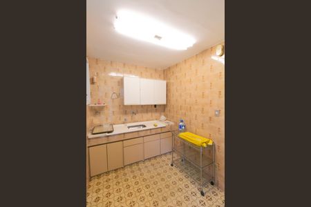 Casa à venda com 117m², 4 quartos e 1 vaga Casa à venda com 117m², 4 quartos e 1 vagaCozinha