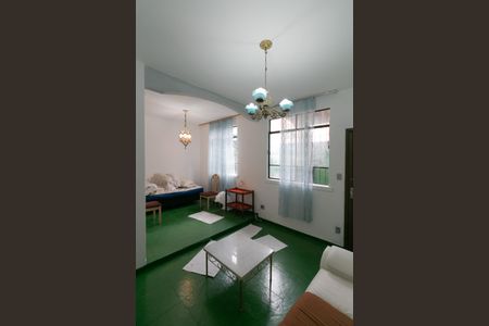 Casa à venda com 117m², 4 quartos e 1 vaga Casa à venda com 117m², 4 quartos e 1 vagaSala