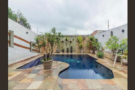 Casa à venda com 450m², 5 quartos e 4 vagas