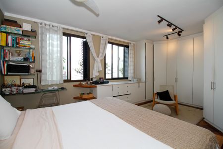 Apartamento à venda com 196m², 4 quartos e 3 vagasSuíte