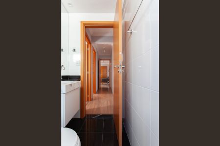 Apartamento à venda com 80m², 3 quartos e 2 vagas Apartamento à venda com 80m², 3 quartos e 2 vagasBanheiro Social