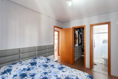 Apartamento à venda com 80m², 3 quartos e 2 vagas Apartamento à venda com 80m², 3 quartos e 2 vagasSuíte