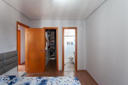 Apartamento à venda com 80m², 3 quartos e 2 vagas Apartamento à venda com 80m², 3 quartos e 2 vagasSuíte