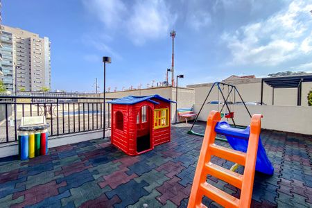 Apartamento à venda com 75m², 2 quartos e 2 vagasÁrea comum - Playground