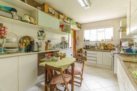 Casa de condomínio à venda com 250m², 3 quartos e 2 vagasCozinha