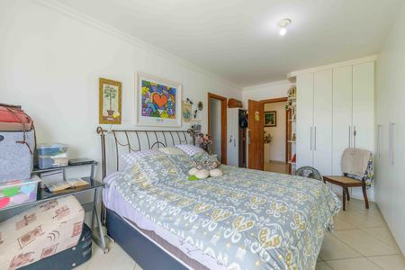 Casa de condomínio à venda com 250m², 3 quartos e 2 vagasSuíte 1