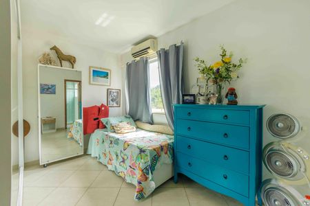 Casa de condomínio à venda com 250m², 3 quartos e 2 vagasSuíte 3