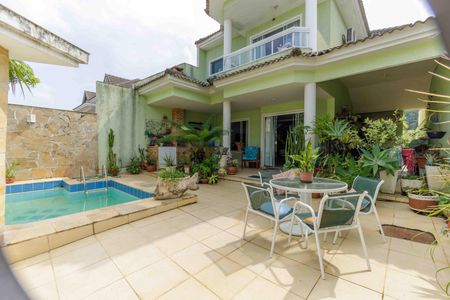 Casa de condomínio à venda com 250m², 3 quartos e 2 vagasÁrea de lazer