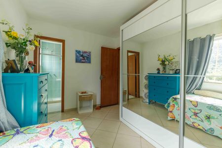 Casa de condomínio à venda com 250m², 3 quartos e 2 vagasSuíte 3