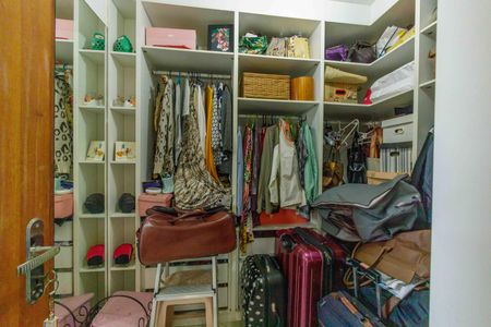 Casa de condomínio à venda com 250m², 3 quartos e 2 vagasCloset  da Suíte 1