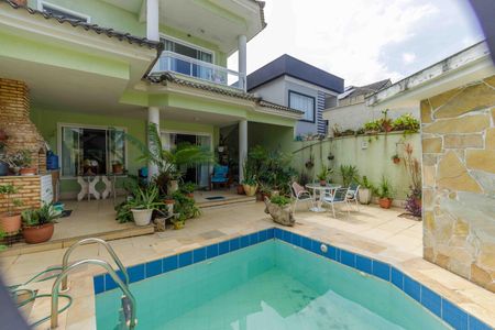 Casa de condomínio à venda com 250m², 3 quartos e 2 vagasÁrea de lazer