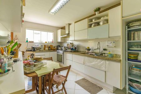 Casa de condomínio à venda com 250m², 3 quartos e 2 vagasCozinha