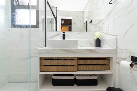 Apartamento à venda com 69m², 2 quartos e 2 vagas Apartamento à venda com 69m², 2 quartos e 2 vagasBanheiro da Suíte 1