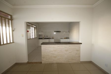 Casa à venda com 370m², 4 quartos e 4 vagascozinha