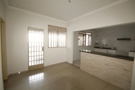 Casa à venda com 370m², 4 quartos e 4 vagascozinha