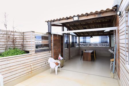 Apartamento à venda com 180m², 3 quartos e 2 vagasCobertura