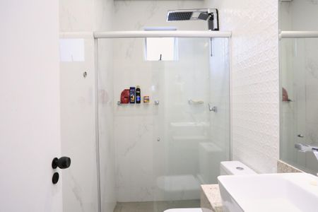 Apartamento à venda com 180m², 3 quartos e 2 vagasBanheiro