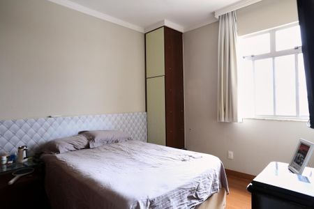 Apartamento à venda com 180m², 3 quartos e 2 vagasQuarto 2