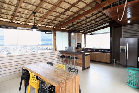 Apartamento à venda com 180m², 3 quartos e 2 vagasCobertura