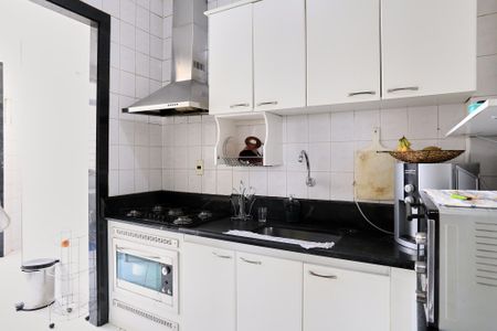 Apartamento à venda com 180m², 3 quartos e 2 vagasCozinha