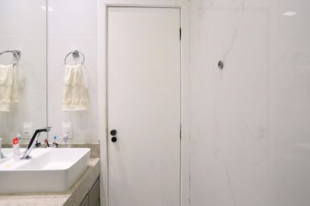 Apartamento à venda com 180m², 3 quartos e 2 vagasBanheiro